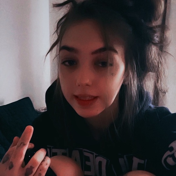 Meet your Posher, Gwendolyn - Picture 9 of 9